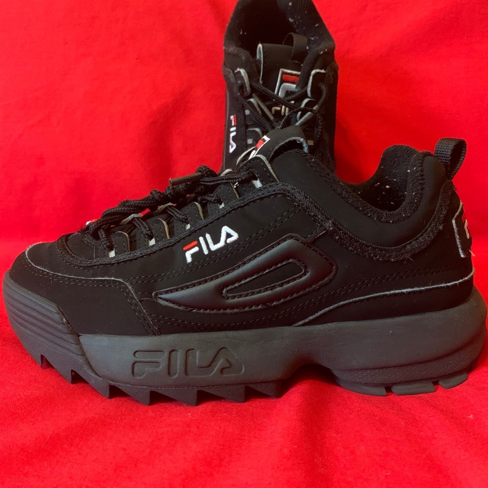Fila women’s disruptor 2 premium 😱